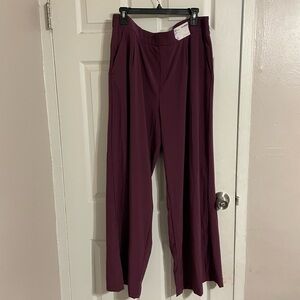 STYLUS Women's Wide Leg Pants in Deep Purple